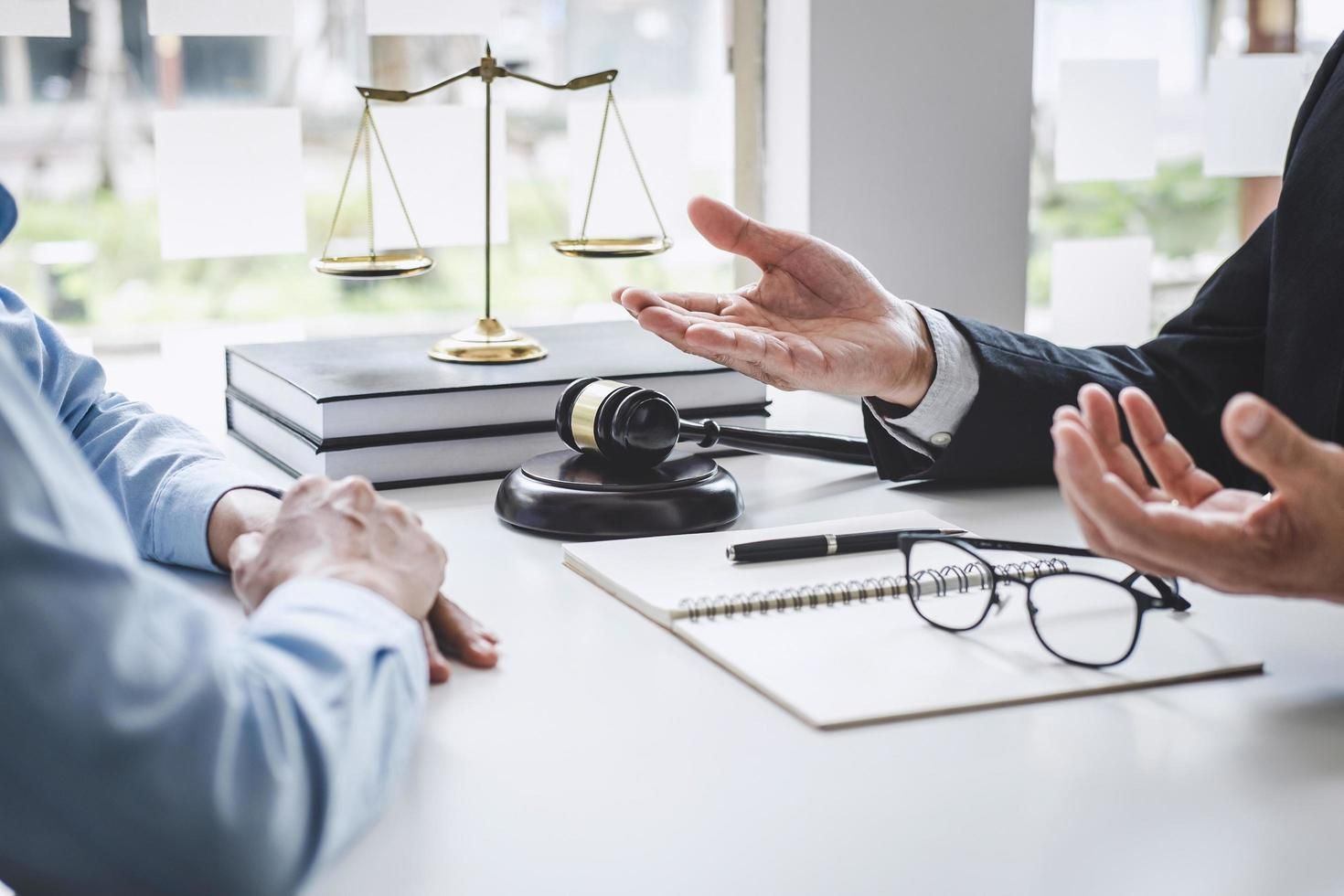 Juristische Expertise für den Immobiliensektor in der Schweiz